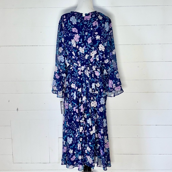 NWT Tahari Women’s Navy & Pink Lilac Flowing Floral Mock Wrap Dress Size 16W - Picture 4 of 9